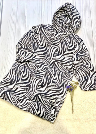 Куртка подовжена дитяча з капюшоном Kotok Зебра 104-110 см Чорний/Білий