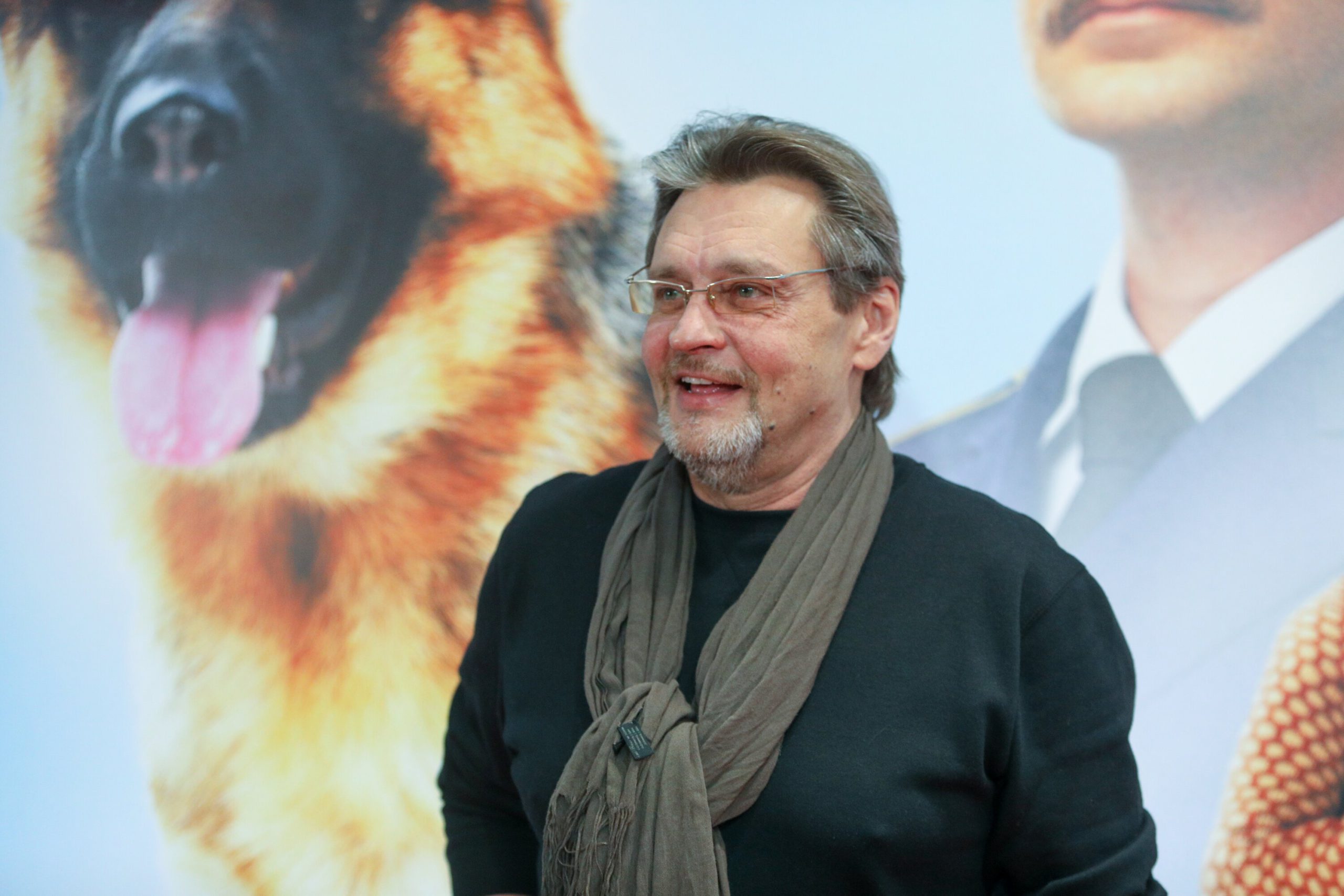 Благотворительная акция на показе фильма «Пальма» в киноцентре «Октябрь» Актер Александр Домогаров во время премьеры фильма режиссера Александра Домогарова младшего «Пальма» в киноцентре «Октябрь».