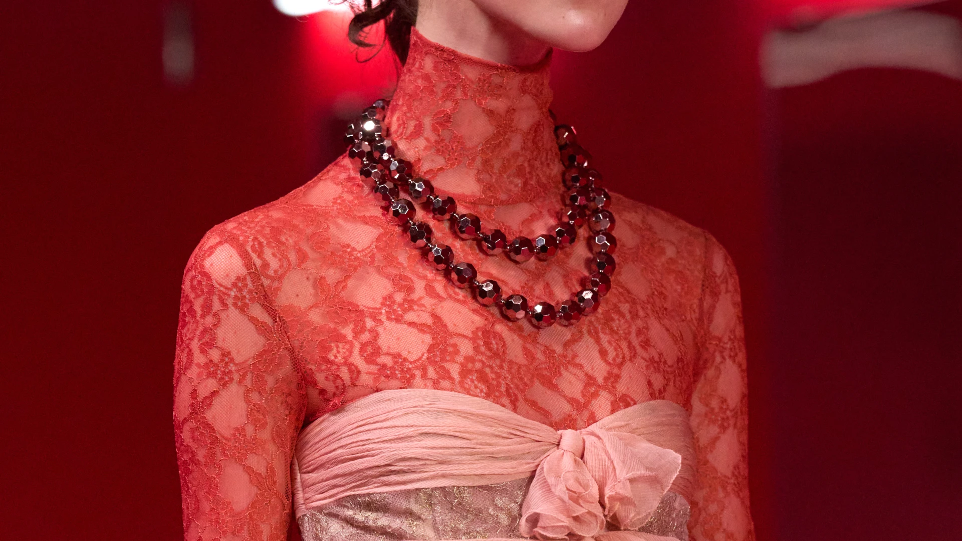 Додай акцентів: найтрендовіші прикраси цього сезону