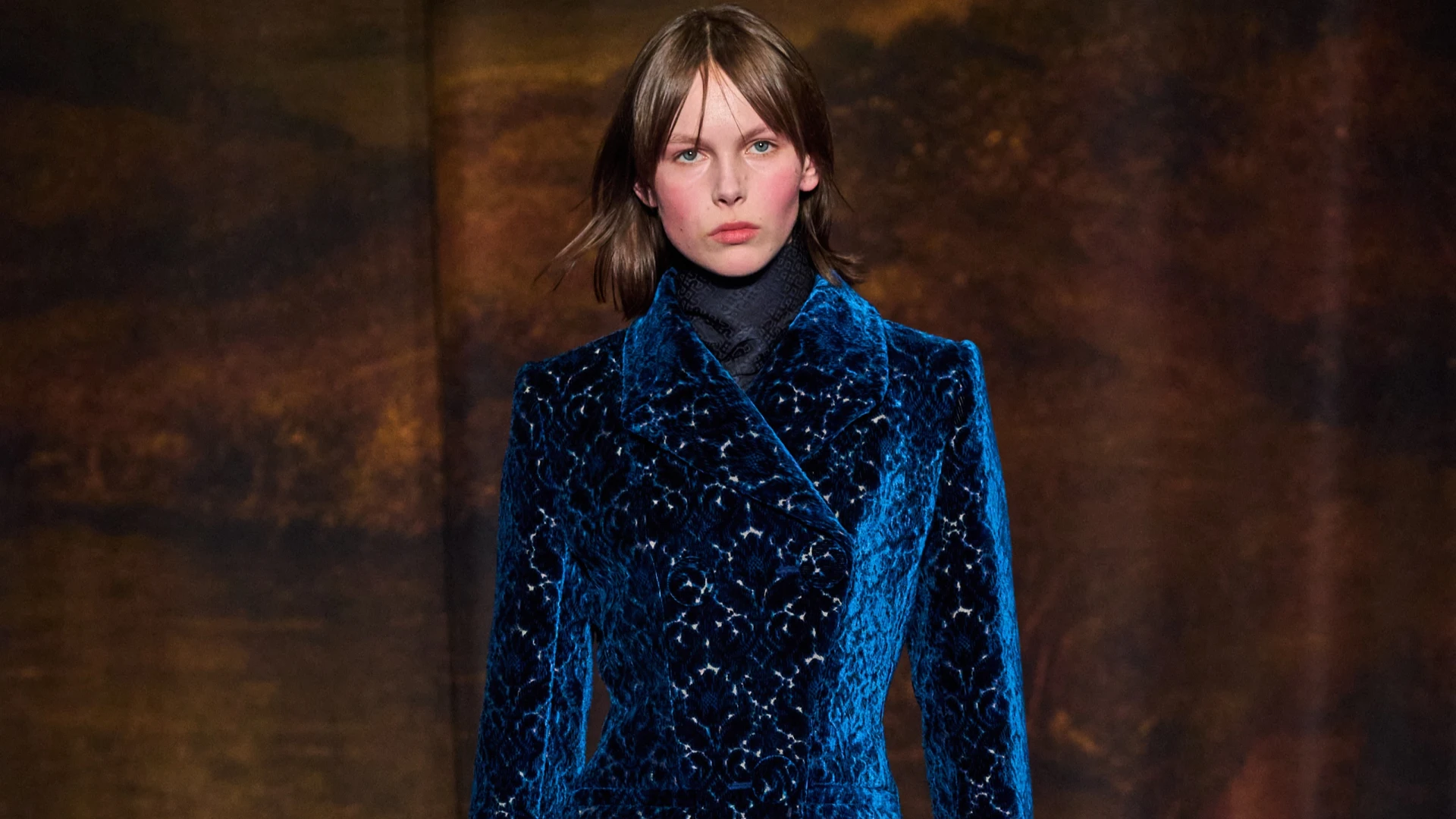 Цей одяг з найрозкішнішої зимової тканини — must have для твого гардероба