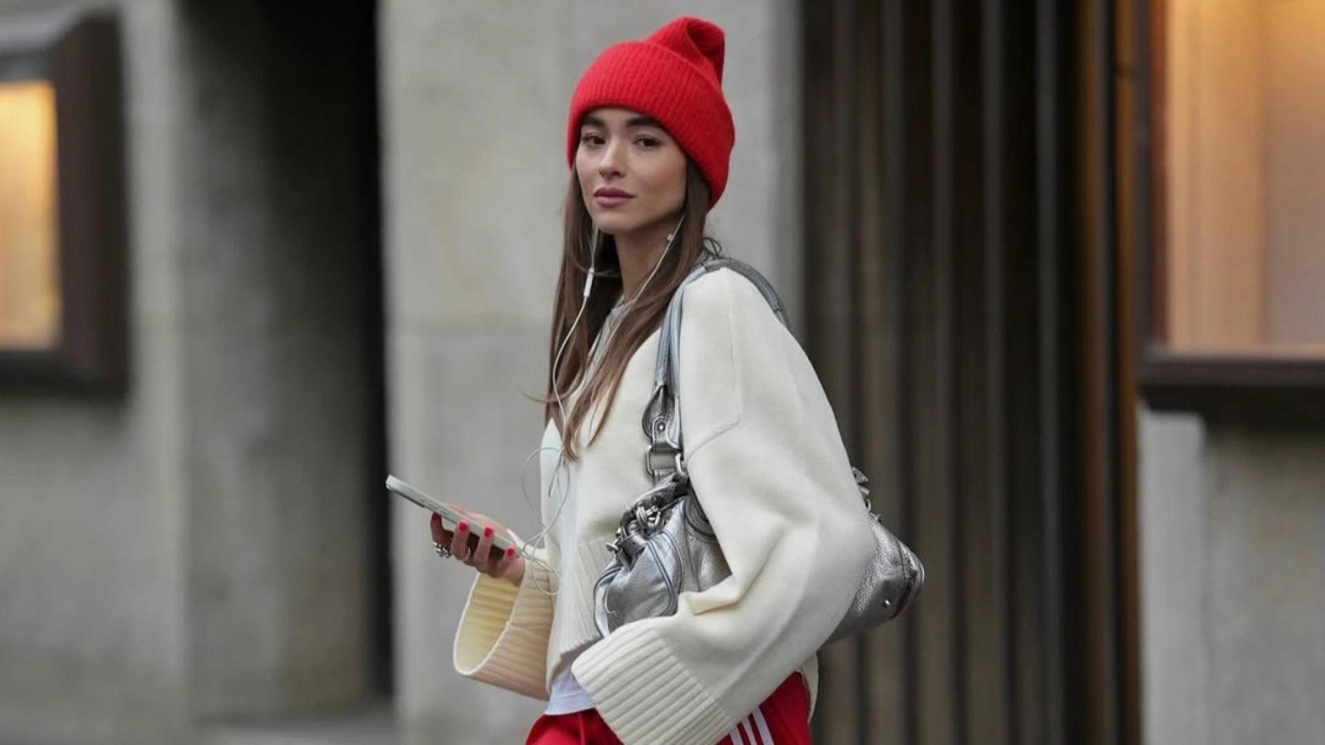 Ці два кольори разом — твоя найкраща формула для зимових луків