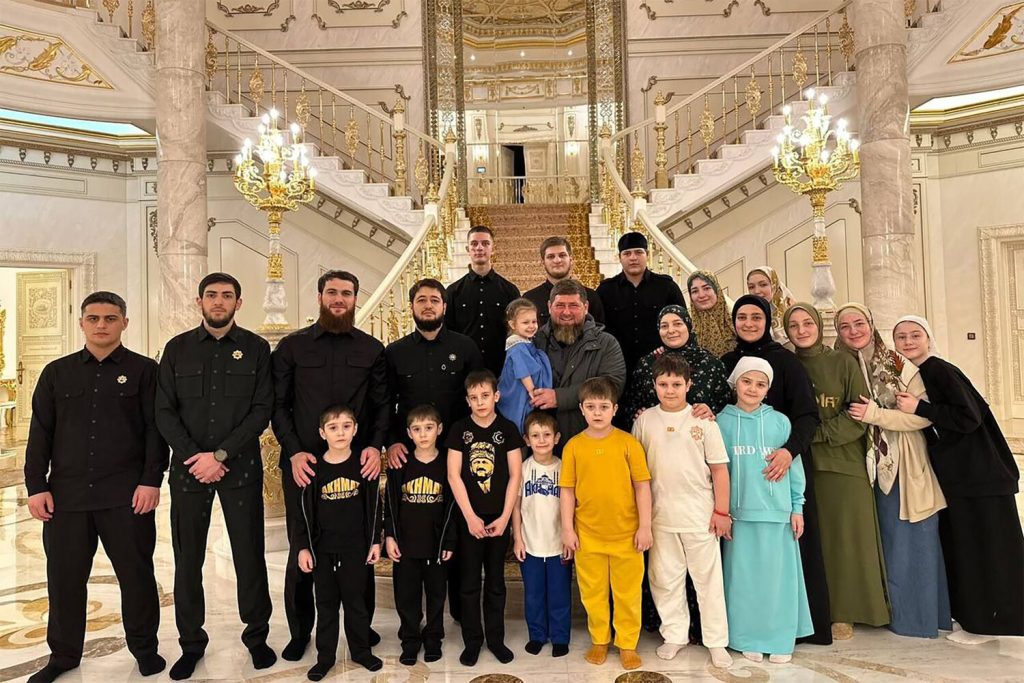Рамзан Кадыров Дети: имена, биография и роль в семье