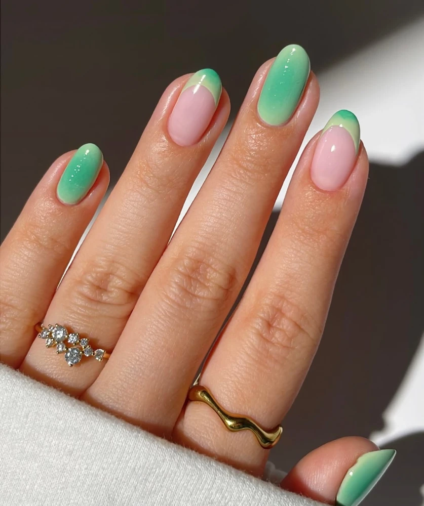 Green aura nails