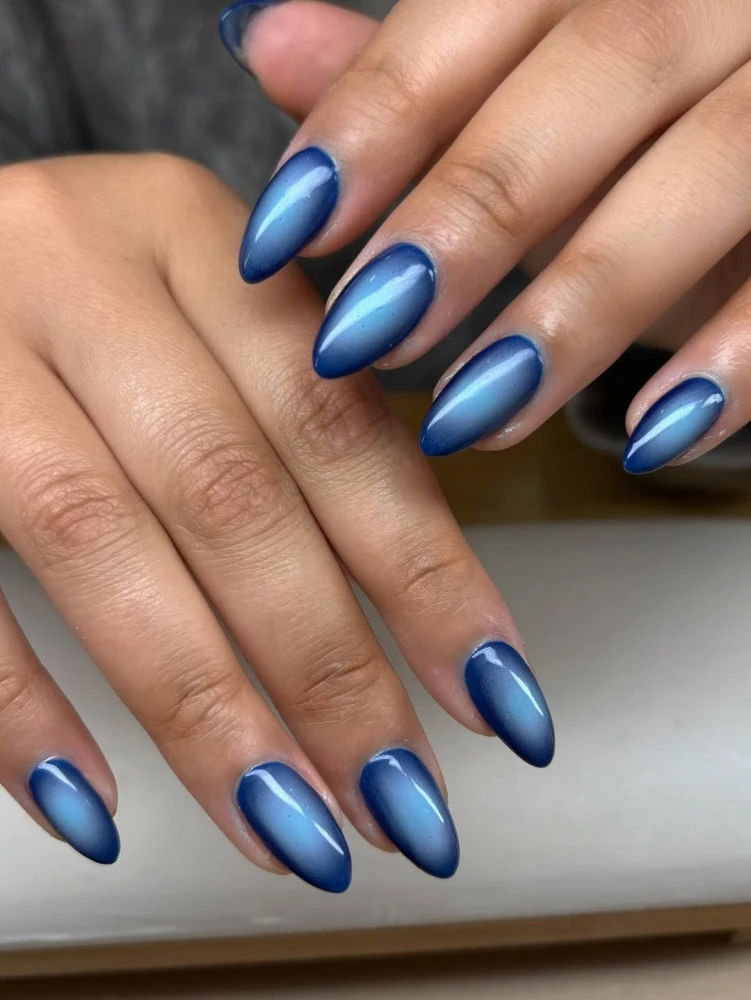 Aura nails