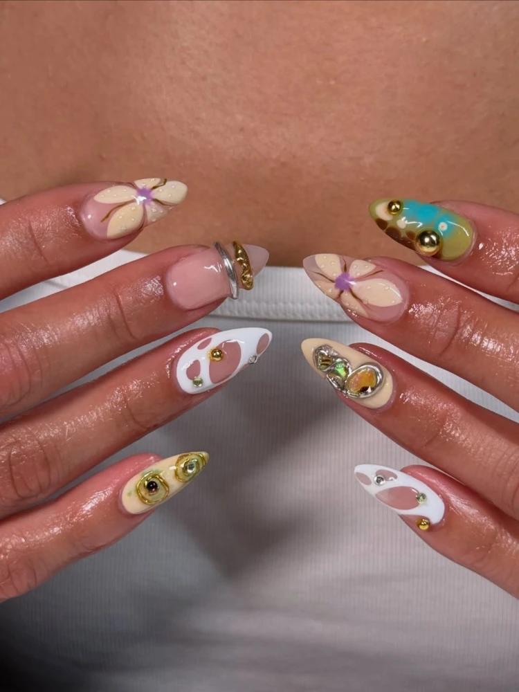 Coachella nails