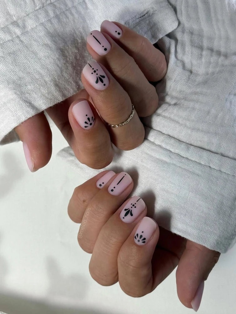 Tattoo nails