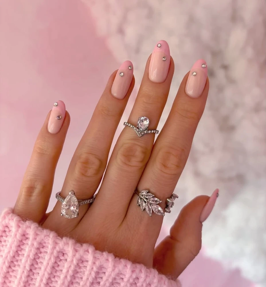 Coquette nails