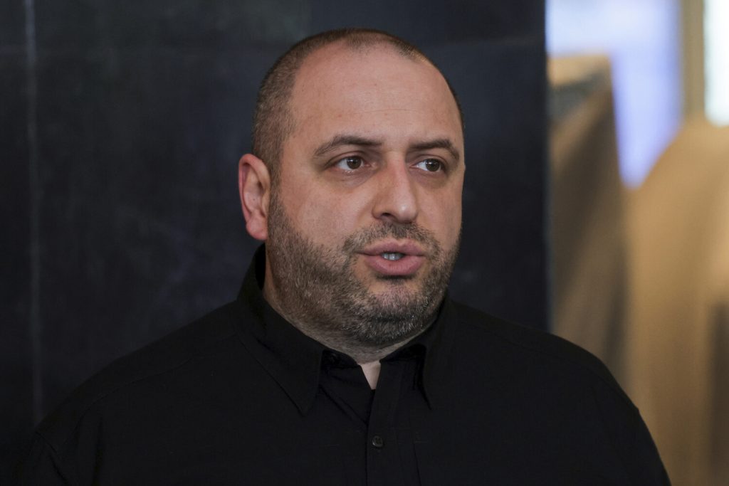 Рустем Умеров Жена: подробности личной жизни и биографии