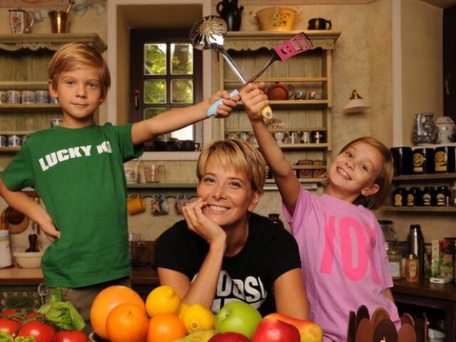 Дочь Юлии Высоцкой Мария: биография, личная жизнь и первые шаги в карьере