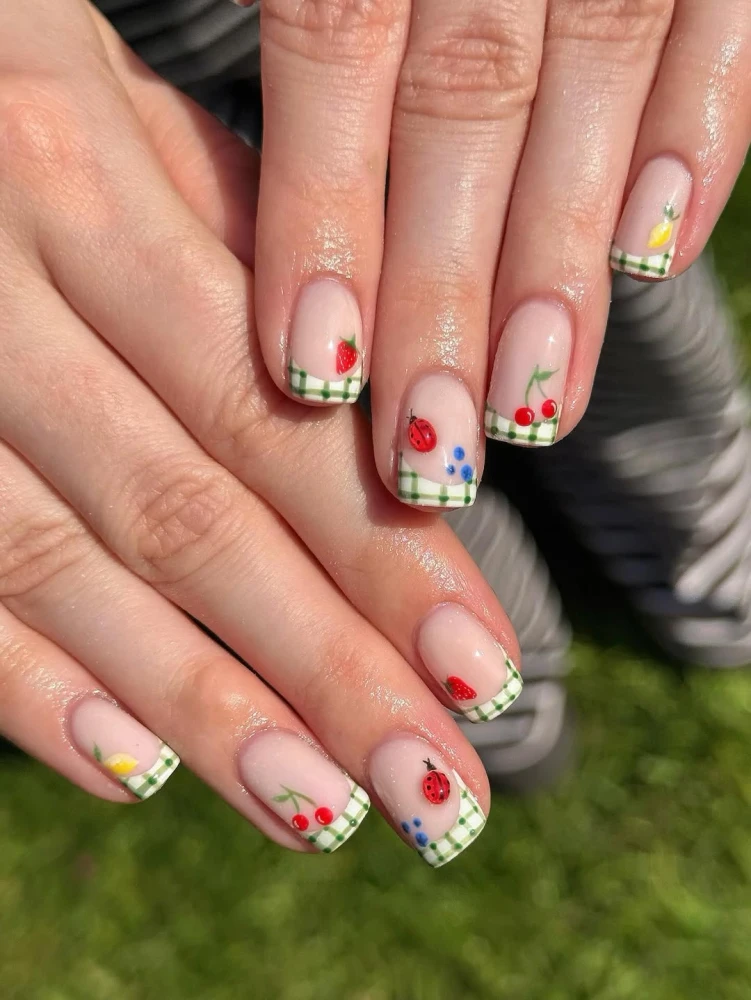 Cottagecore nails