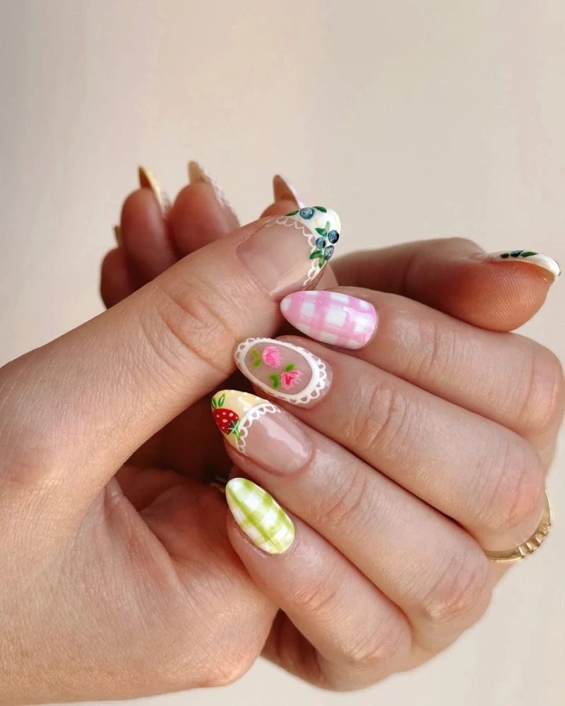 Cottagecore nails