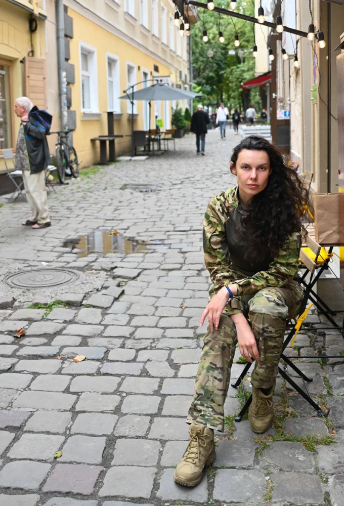 Христина Кудрява, неВИДИМА